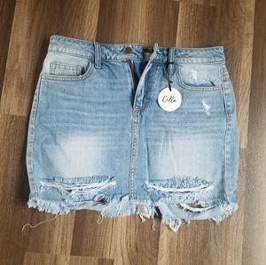 Destructed denium skirt